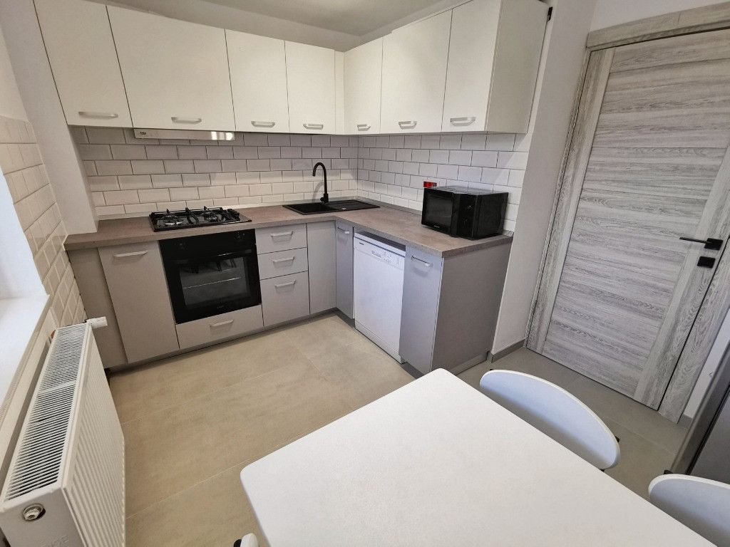 Inchiriere apartament cu 3 camere - Poză 2