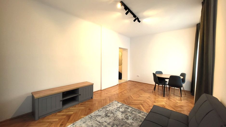 Zona Spitalului Judetean, 2 camere decomandate, renovate complet - Poză 3