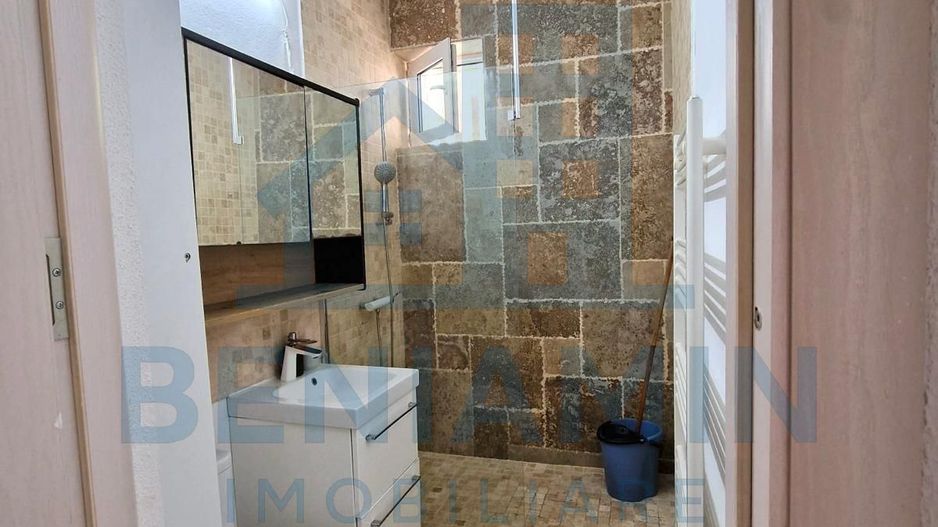 2 decomandat - centrala proprie - mobilat - utilat - English Park - Poză 5
