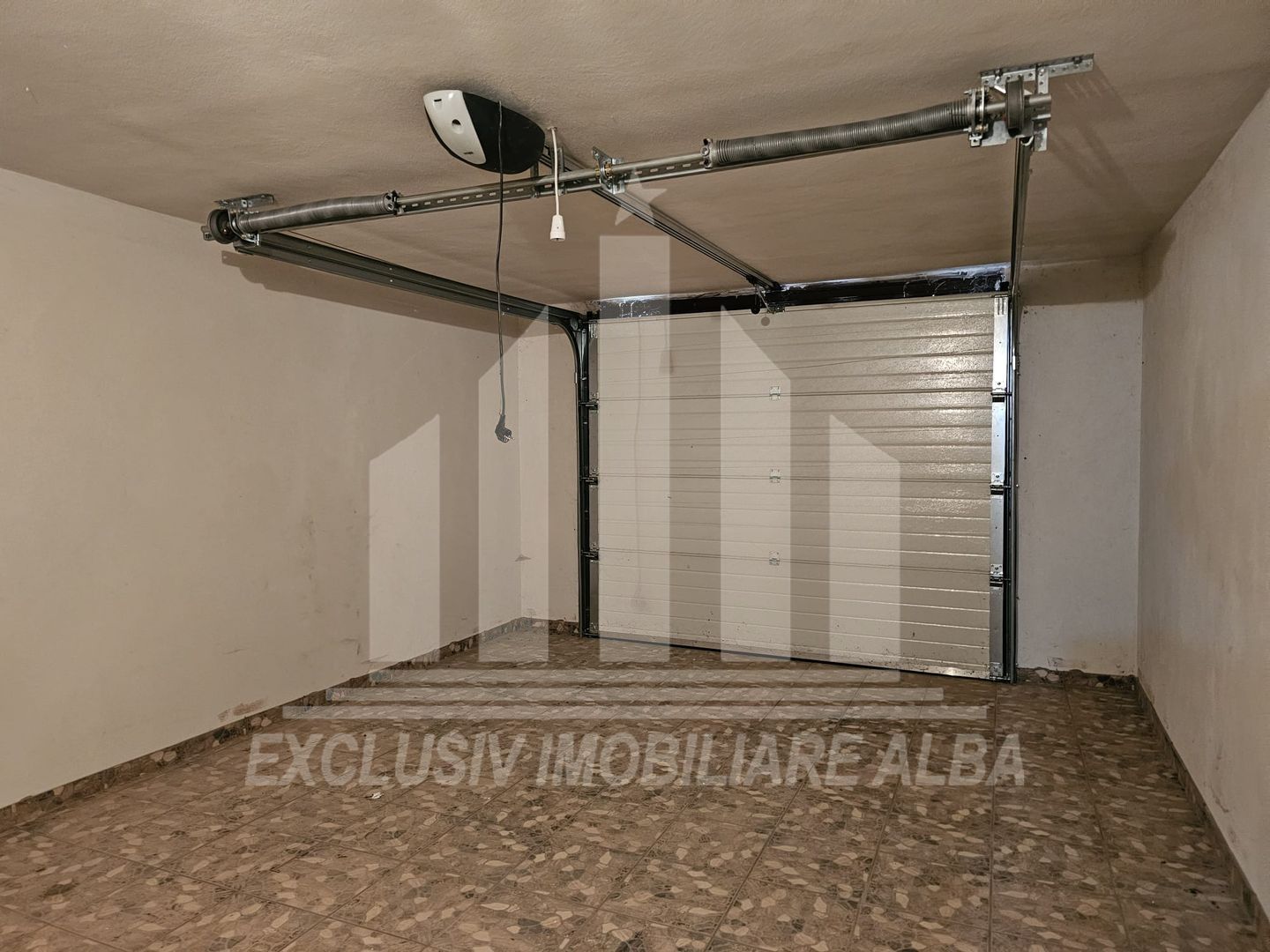 Apartament cu 4 camere si scara interioara de vanzare, Lipoveni - Poză 13