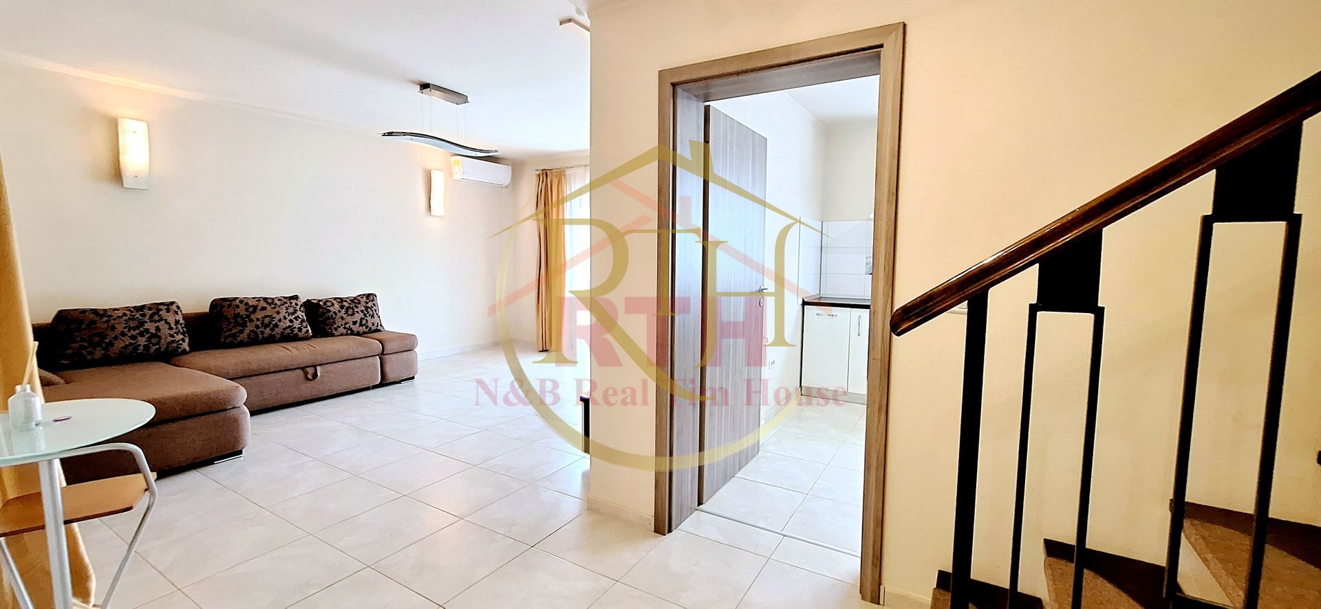 Oferim spre inchiriere casa-duplex cu 4 camere, zona Braytim, pet friendly. - Poză 5