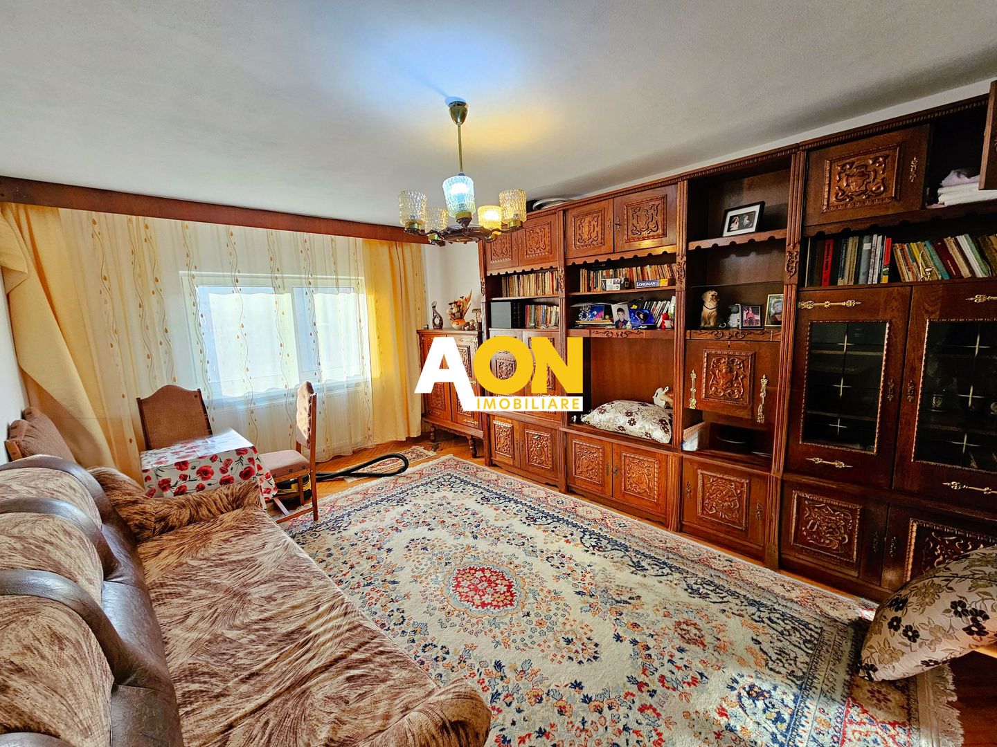 Apartament 3 camere, 2 bai, etaj 3, zona Liceului Sportiv - Poză 1