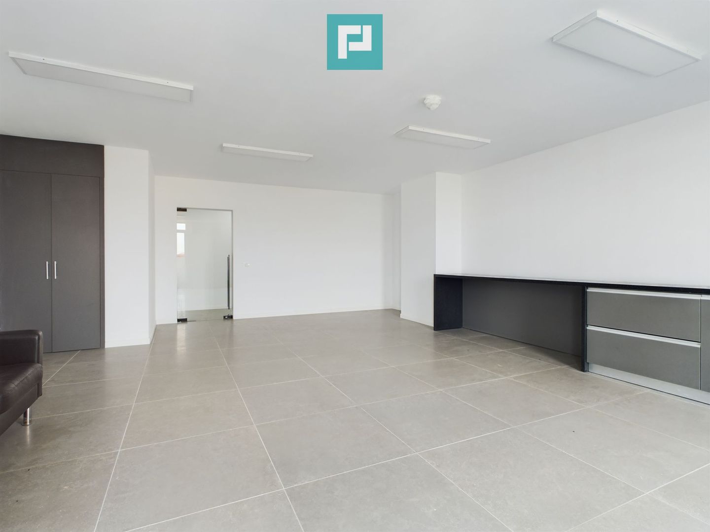 Sediul Dvs. de Afaceri Modern în Complexul PLAZA - Poză 2