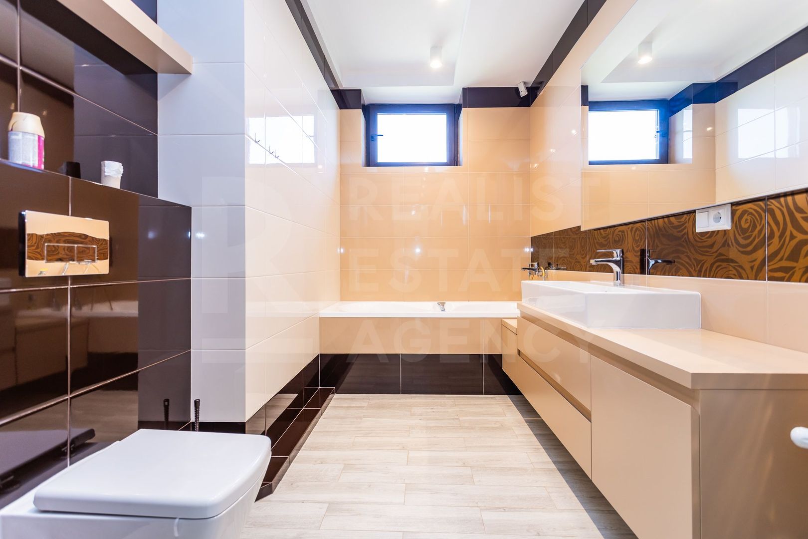 Vânzare, casă, 3 nivele, 4 camere, strada Schinoasa, com. Bacioi - Poză 13