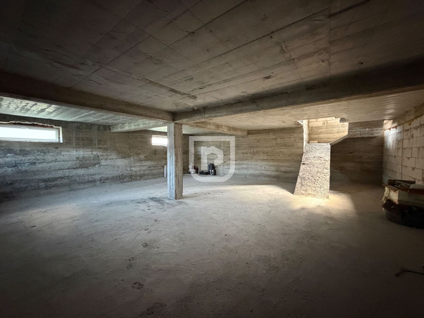 Casă 320 mp utili + 1143 mp teren, la roșu, Gura Humorului - Poză 11