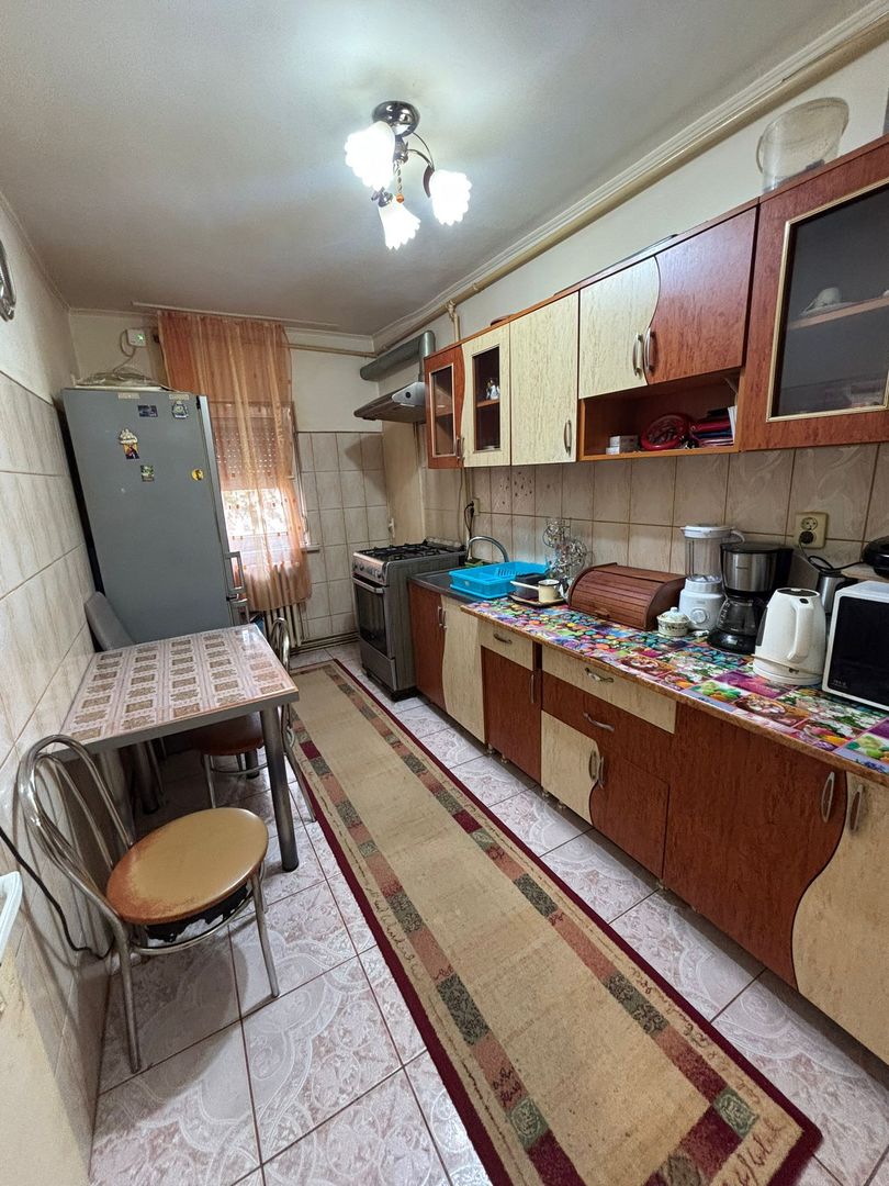 Apartament cu 3 camere de vanzare în Cugir - Poză 5