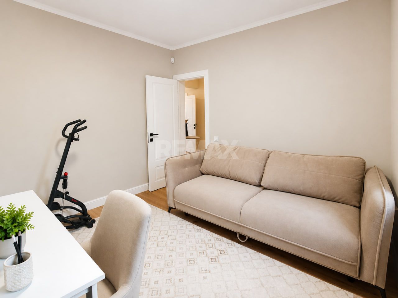 Casă 3 + Living, renovată | 17 ari | Panouri fotovoltaice | Pompă de căldură | Măgdăcești - Poză 13