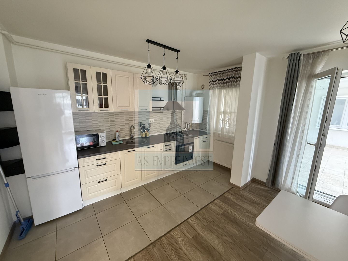 Apartament 2 camere, parcare,boxa,TERASA 16 mp-zona Tractorul - Poză 4