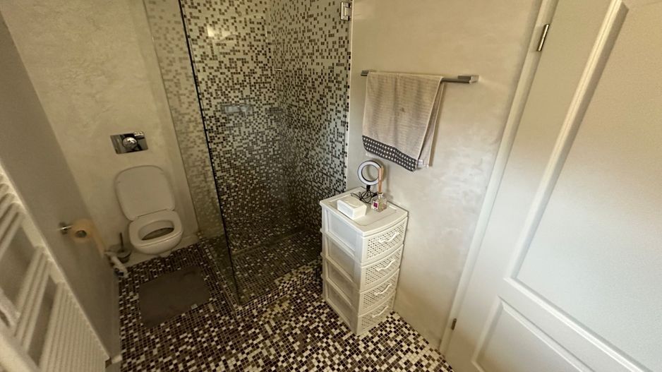 Casa la artera pretabilă Clinica medicala / birouri - Poză 28