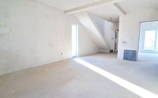 Oferim spre vanzare Case-Duplex cu 4 camere, situate in Giroc, zona buna - Poză 6