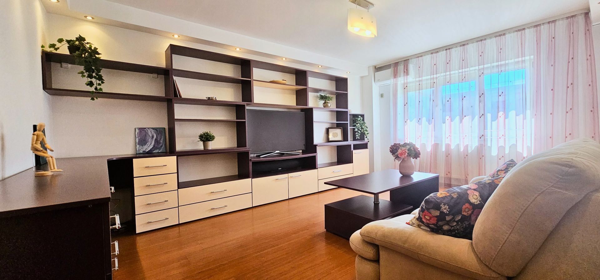 Apartament etaj intermediar, luminos, centrală proprie, fereastră la baie - Poză 9