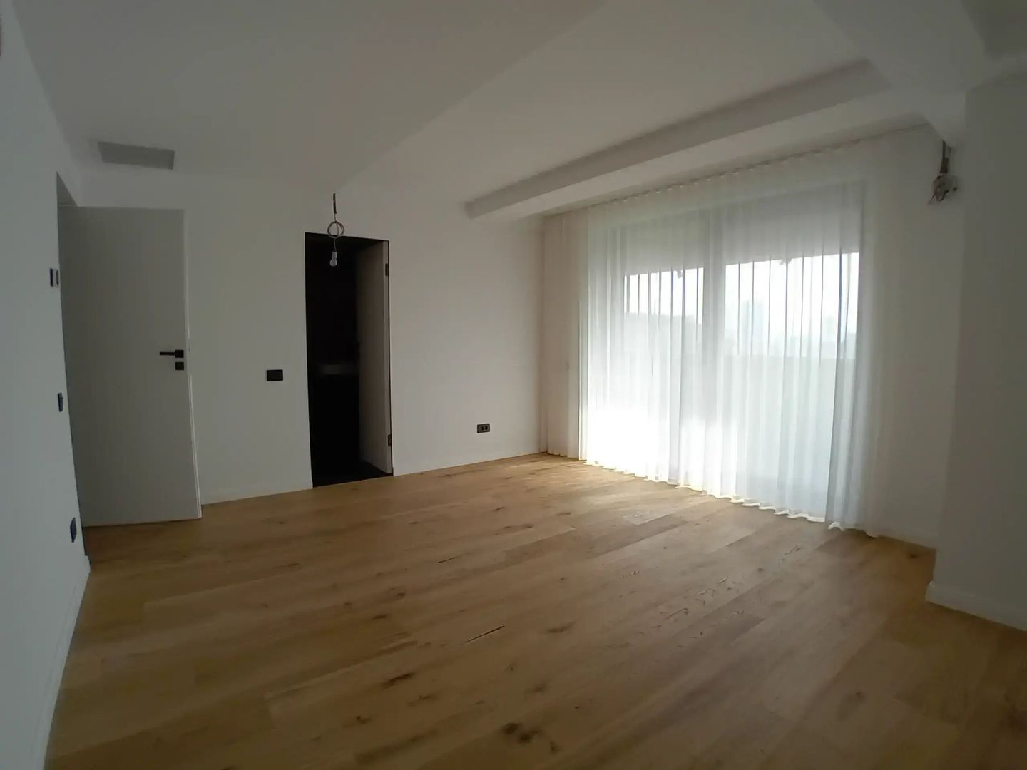 Apartament spatios 3 camere tip duplex I Zona Baneasa - Aerogarii - Poză 12