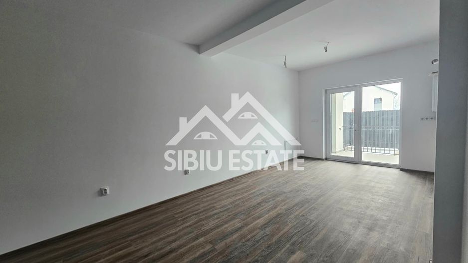 Apartament NOU 2 camere, balcon cu boxa, parcare - Poză 3