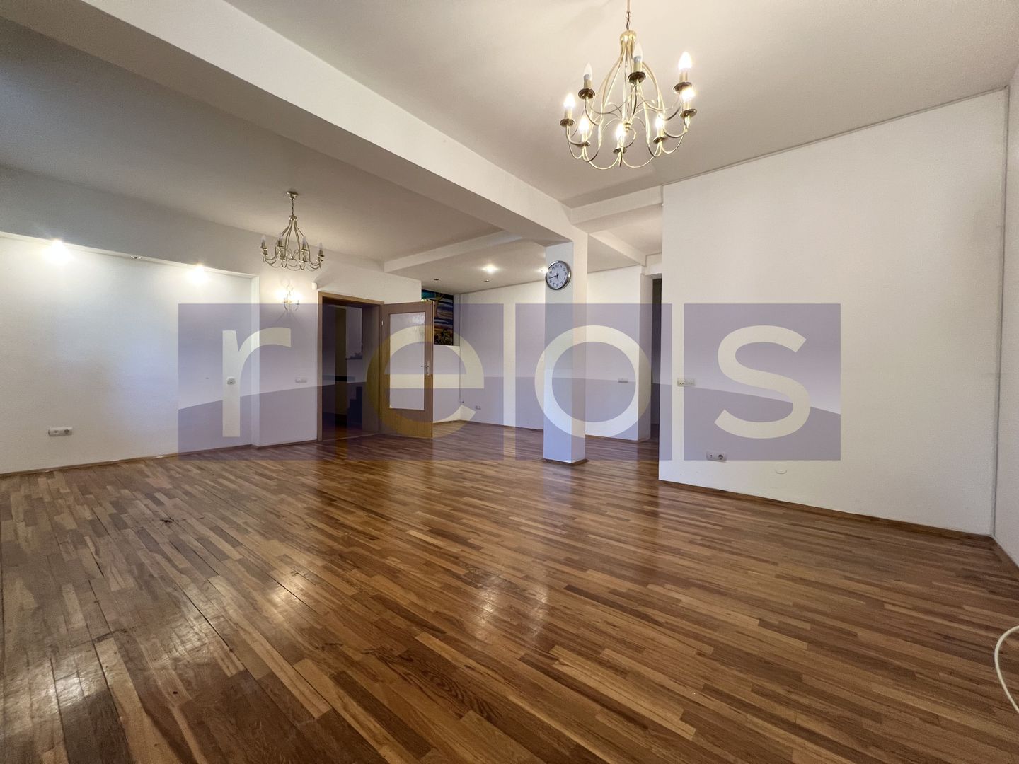 VANZARE | 5 CAMERE | BIROU SAU REZIDENTA | EMIL PANGRATI | DEMISOL RENOVAT - Poză 1