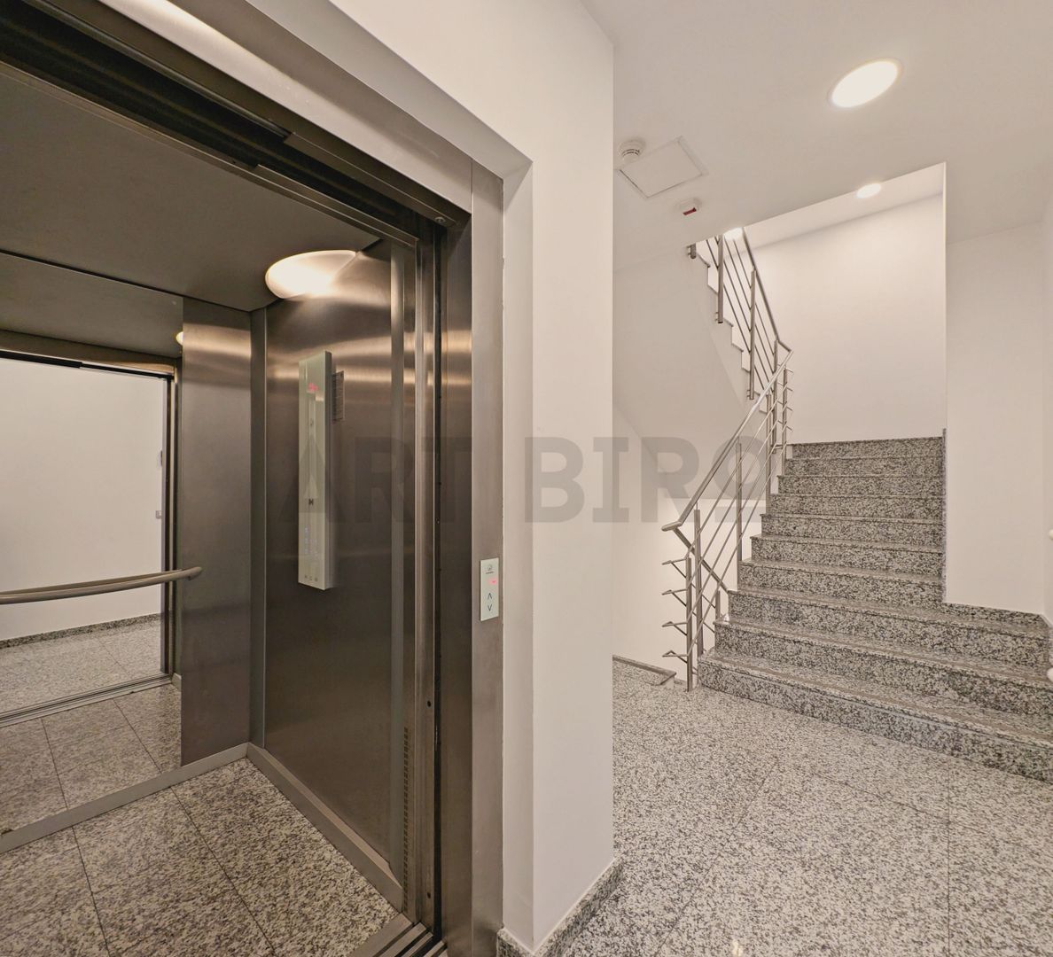 Zero comision, 260mp parter Universitate, showroom - birou, 3' metrou - Poză 3