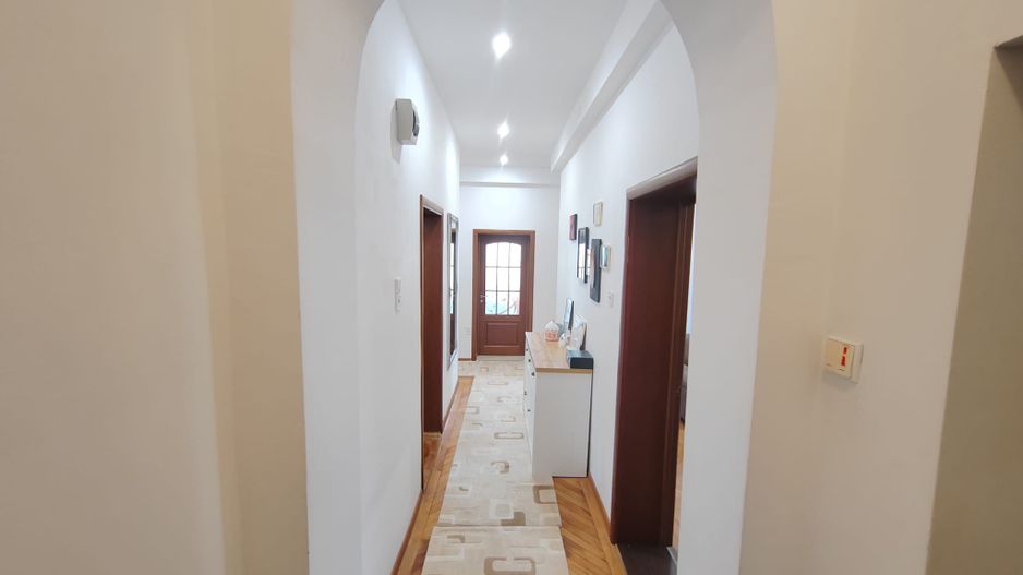 Parcul Carol,imobil versatil rezidential /birouri,parcare si curte - Poză 14