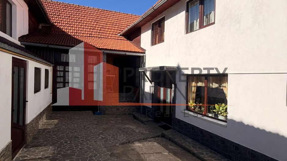 Casă tradițională cu 1800 mp teren  în Sohodol, Bran | Priveliște superba - Poză 7