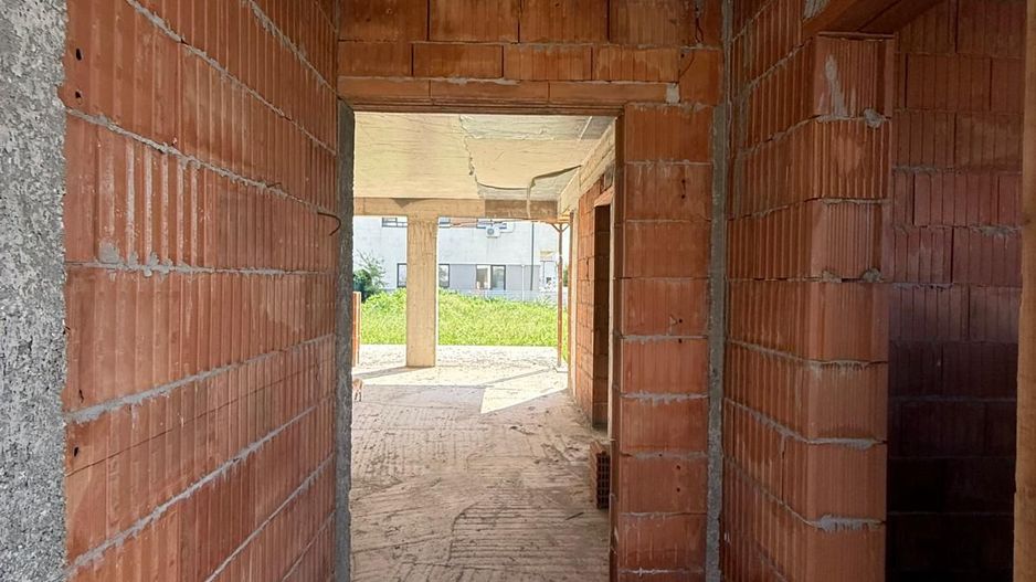 Duplex la rosu - 3 dormitare- Dumbravita - Poză 2