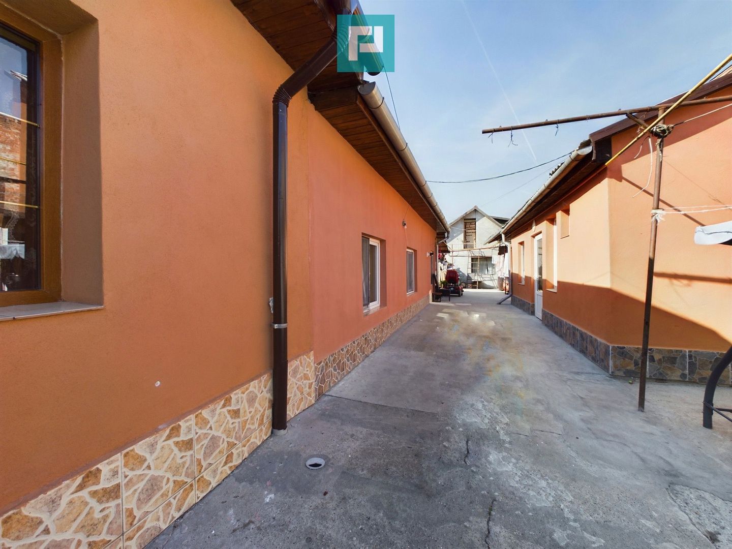 Apartament cu 2 camere la curte comună, Pârneava - Poză 9