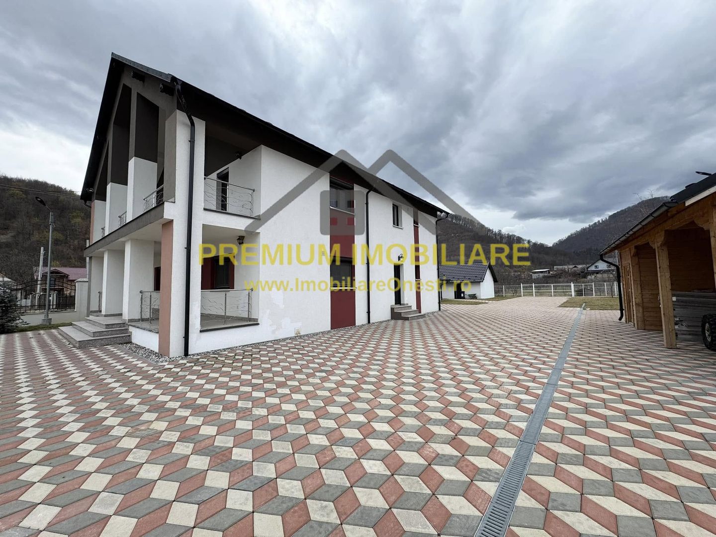 Vila la 13 km de Onesti - Poză 31