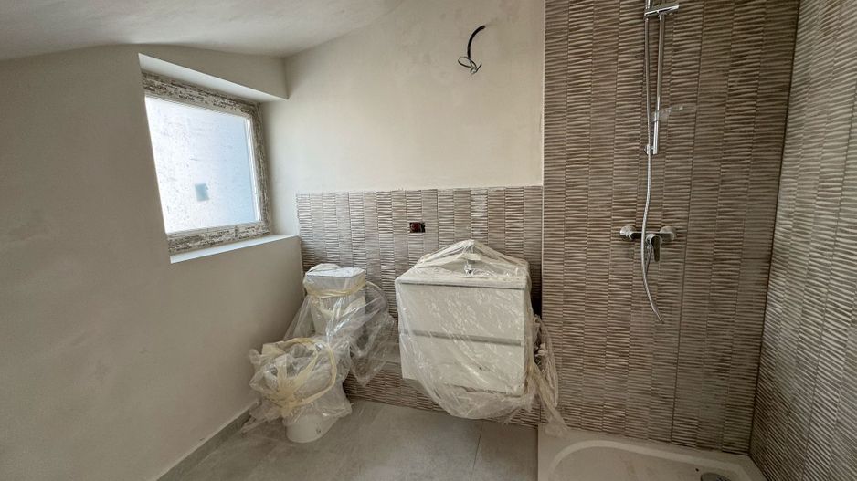 Townhouse modern cu grădină privată într-un cartier verde și sigur - Poză 4