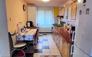 Casa de vanzare in Micesti pe 2 nivele si demisol cu garaj - Poză 8