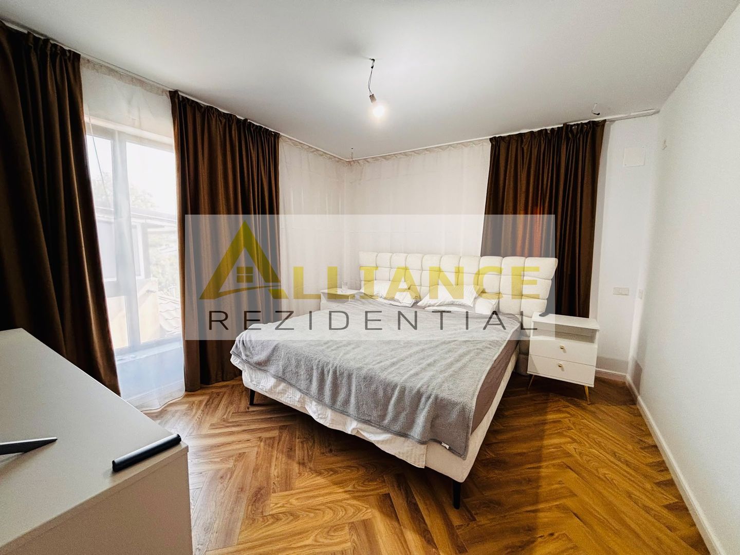 VILA premium cu piscina incalzita | 5 camere | Teren 280 m - Poză 13