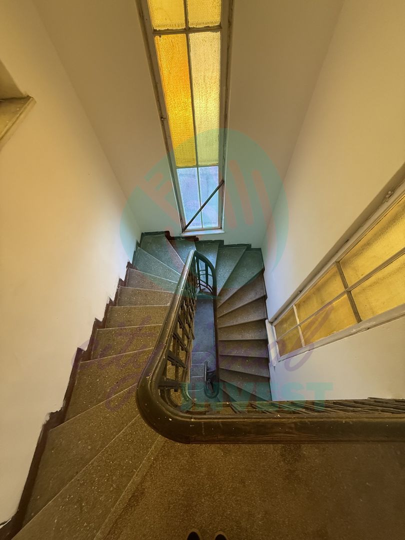 Eleganta, stil si mult potential intr-un apartament interbelic de 3 camere - Poză 14