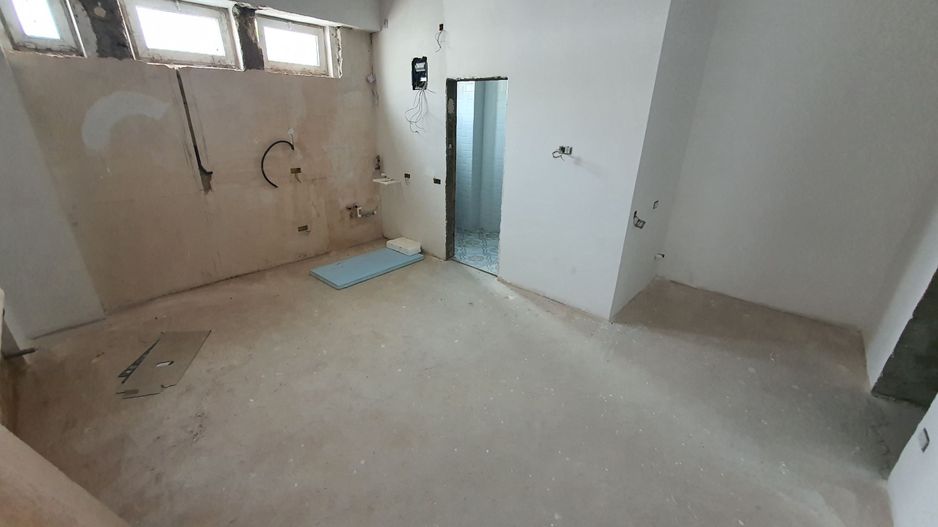 DE ÎNCHIRIAT - Spațiu comercial/birouri ULTRACENTRAL - 60 mp; - Poză 2