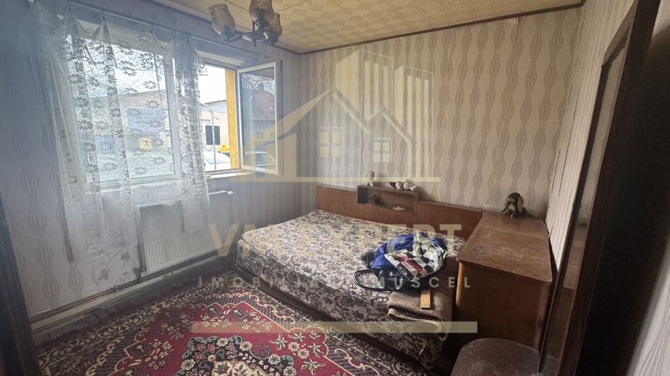 APARTAMENT 3 CAMERE PARTER CAMPULUNG - Poză 7