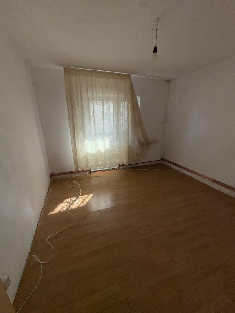 apartament 2 camere,zona Independentei ,et 2, gaz - Poză 4