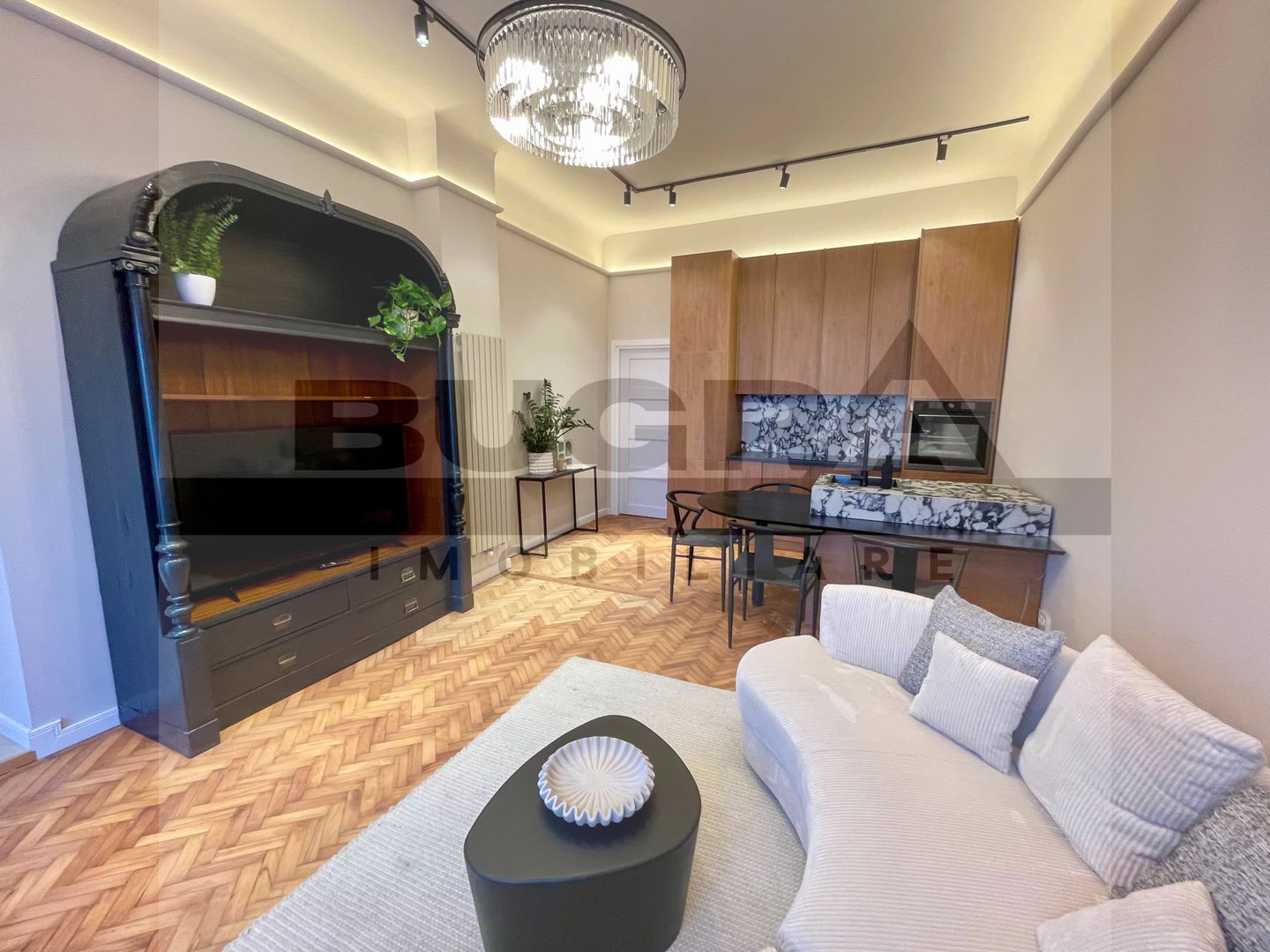 Apartament De 3 Camere La Casa,  61 mp,  LUX, Zona Centrala - Poză 3