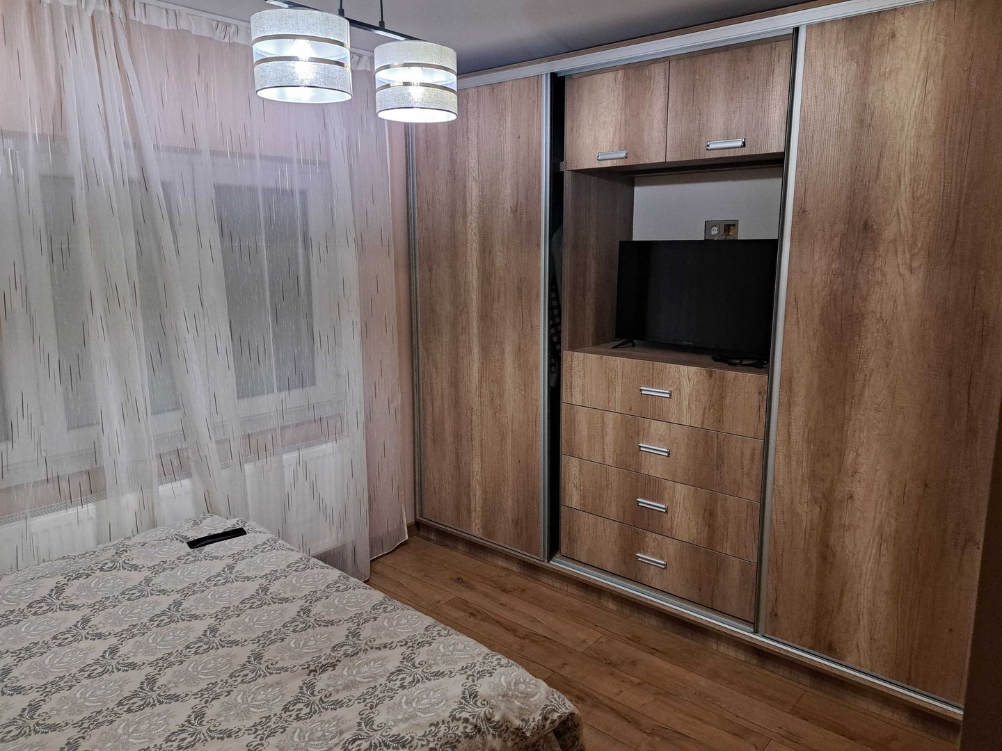 Vând apartament cu 3camere - Poză 3