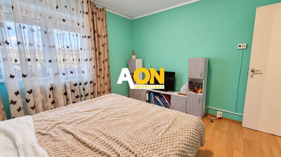Apartament 3 camere, 2 bai, decomandat, Cetate, zona Liceului Sportiv - Poză 12