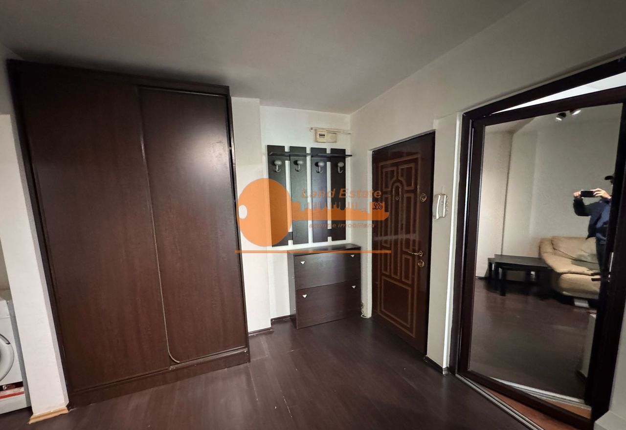 2 camere Crangasi ( bloc 1983- 6 minute de metrou ) - Poză 1