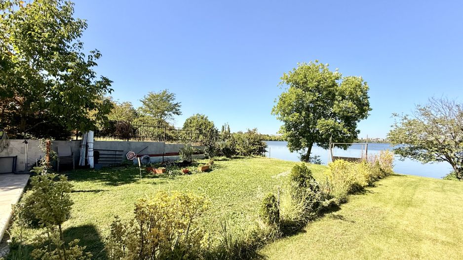 Doua etaje in vila pe malul lacului Grivita birouri rezidential - Poză 5