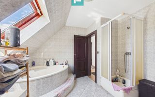 Casă cu mansardă, teren 410 mp - Poză 7