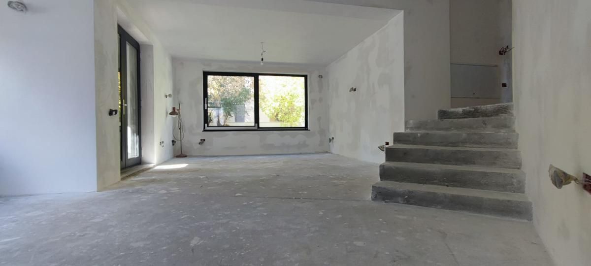 Casă spectaculoasă – 314 mp utili, cramă, terase, 7 camere, teren 432 mp - Poză 9