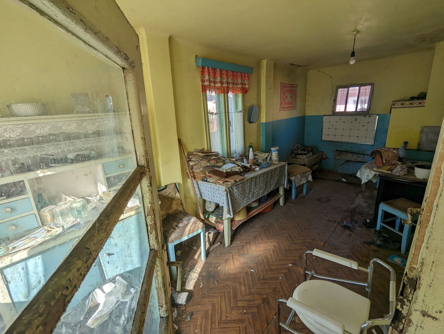 Casă bătrânească 140mp, teren 19 ari, Sâncrai str principală - Poză 6