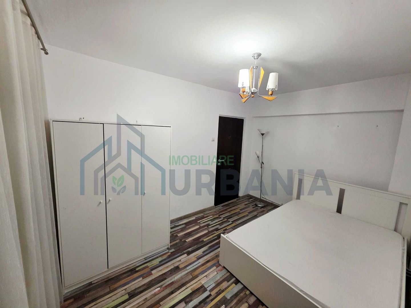 Apartament 3 camere, decomandat, în zona Centrala - Iași - Poză 2