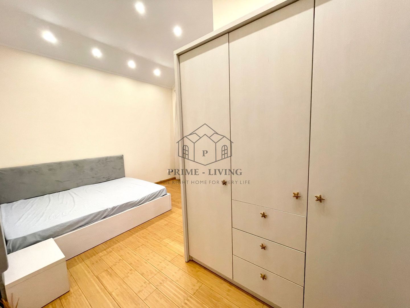 VILA CU 6 CAMERE LA INCHIRIERE IN ZONA PIPERA - Poză 17