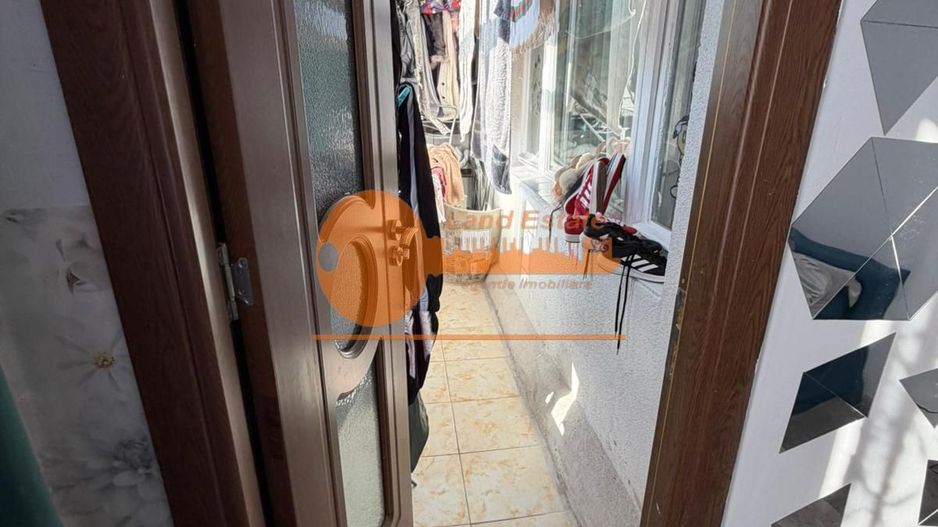 Apartament cu 3 camere in zona Giulesti - Poză 4