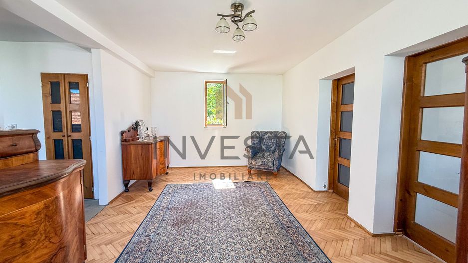 Apartament in vila, etajul 1, Zona Pasapoarte! Garaj inclus in pret! - Poză 1