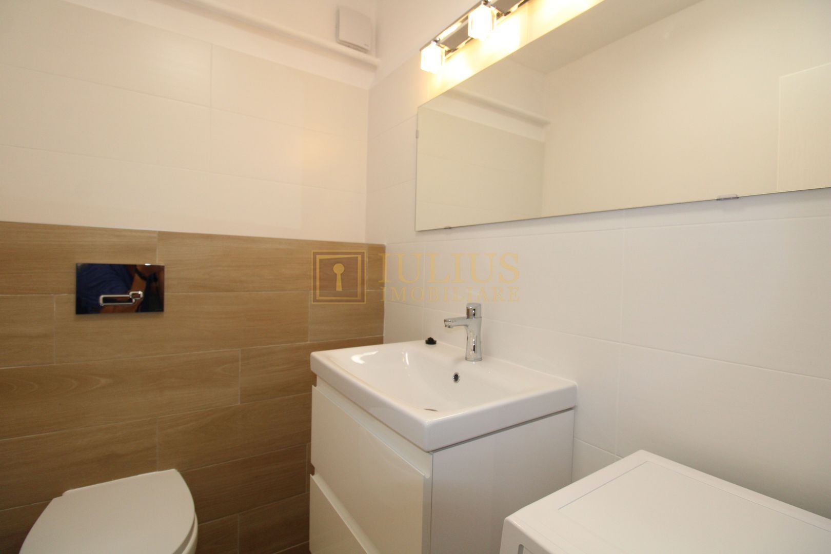 LOFT amenajat modern, 2 bai. Zona de sud. - Poză 17