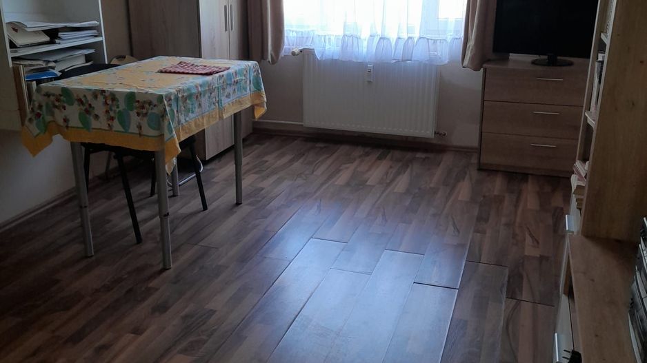 Apartament 3 camere de vanzare Ghencea -1 Mai - Poză 1