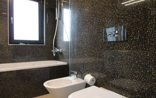 Zona Lipovei, casa 4 camere + 3 bai, curte proprie. - Poză 21