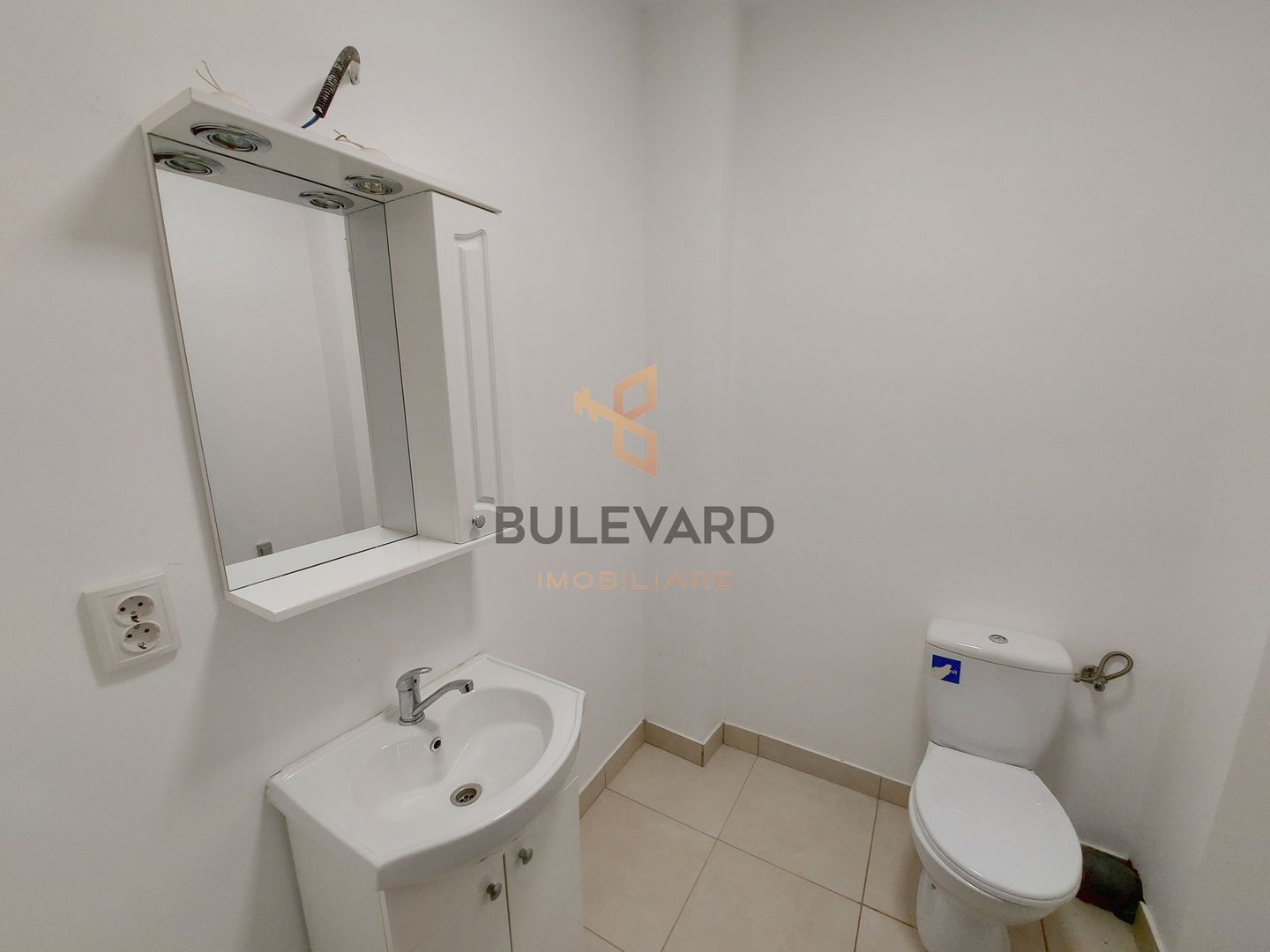Apartament cu 3 camere+gradina de 58 mp, Sub-Cetate! - Poză 6