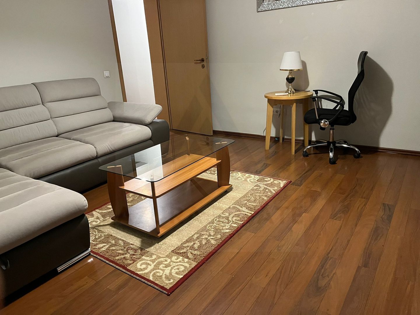 Apartament 2 camere decomandat Etaj 3 si balcon  zona Turnisor - Poză 3