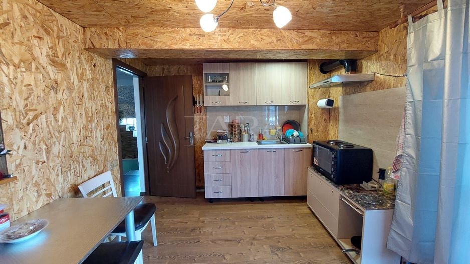 Oportunitate unica! Casa cu 4 camere ideala pentru familie. - Poză 12