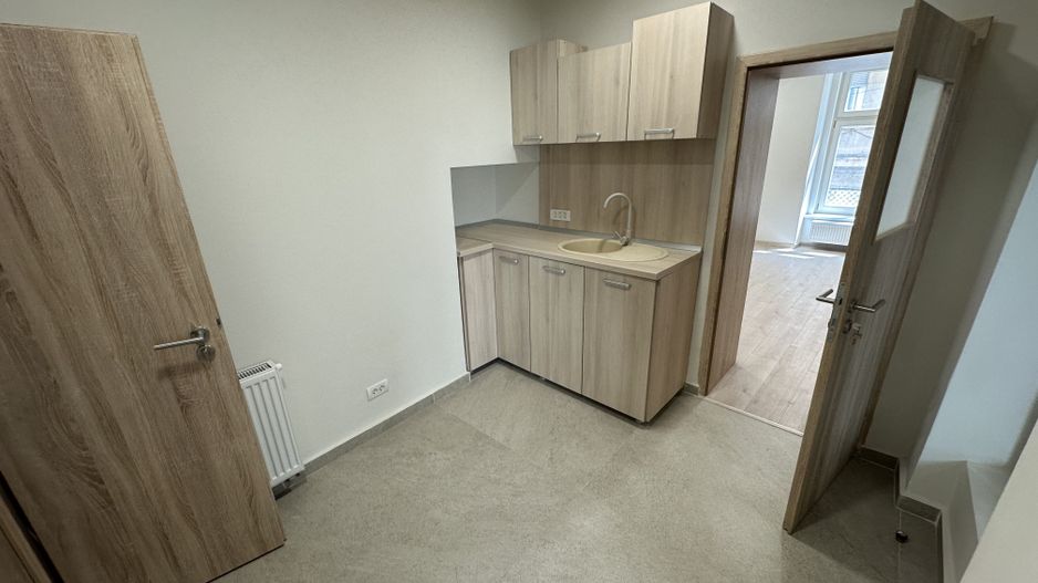 Spatii de birouri Ultracentral suprafață  de 67.6  mp - Poză 8